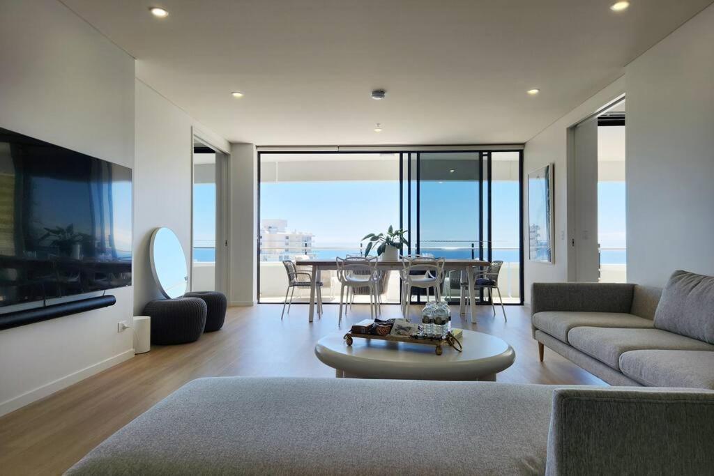 Modern Luxury With Breathtaking Ocean Views Apartment *
