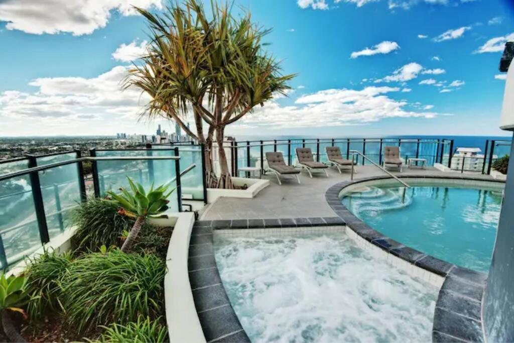 Apartment Modern Luxury With Breathtaking Ocean Views Gold Coast