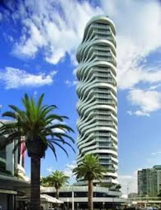 Modern Luxury With Breathtaking Ocean Views Apartment Gold Coast